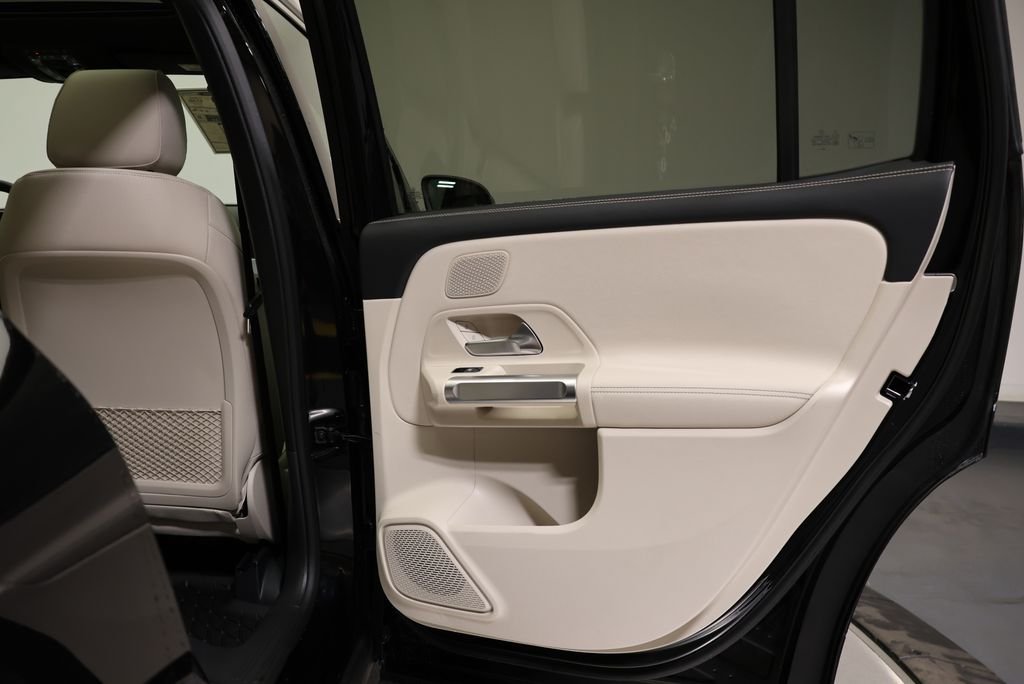 Used 2026 Night Black Mercedes-Benz GLB 250 image 51