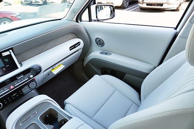 New 2026 White Hyundai SEL Premium image 26