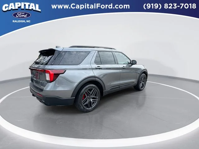 Used 2025 Gray Ford ST-Line image 8