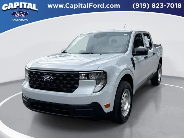 Used 2025 White Ford XL image 1