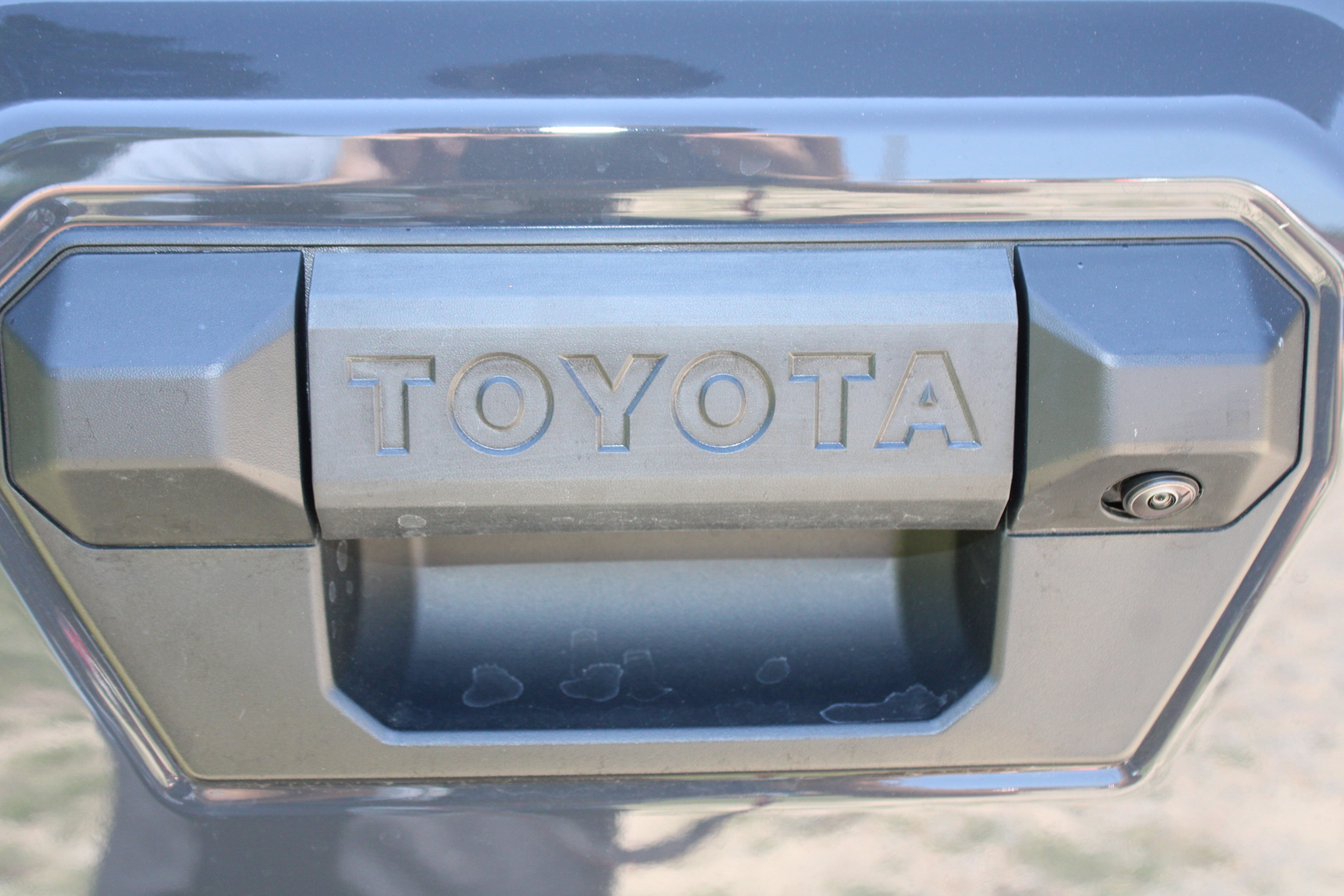 2026 Toyota Tacoma SR - Photo 10