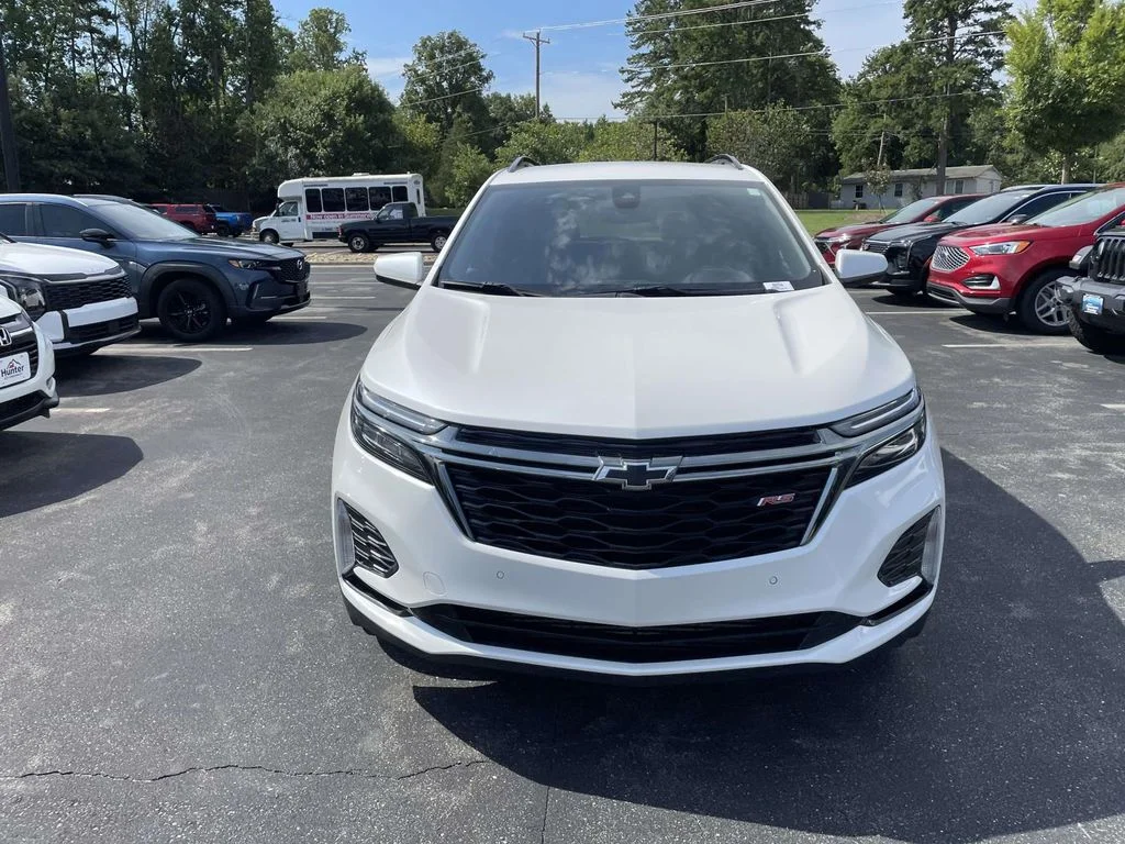Used 2022 IRIDESCENT PEARL TRICOAT Chevrolet RS image 2