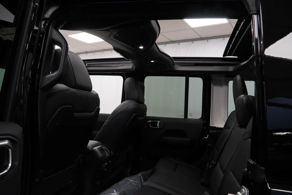 New 2026 Black Clear-Coat Exterior Paint Jeep Rubicon image 18