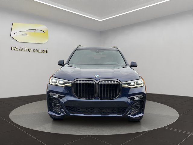 Used 2022 Tanzanite Blue II Metallic BMW xDrive40i image 2