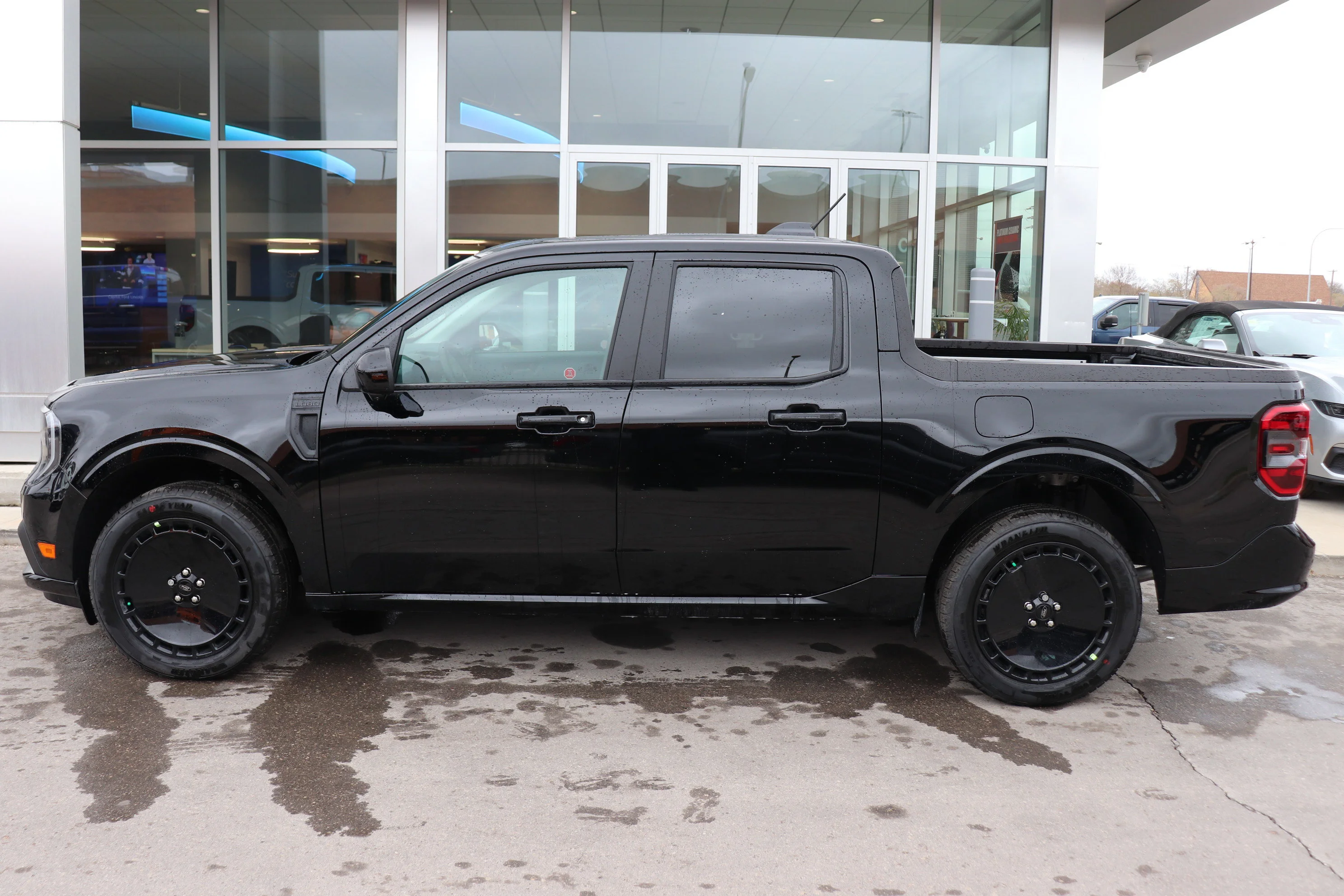 New 2026 SHADOW BLACK Ford Lobo High image 3