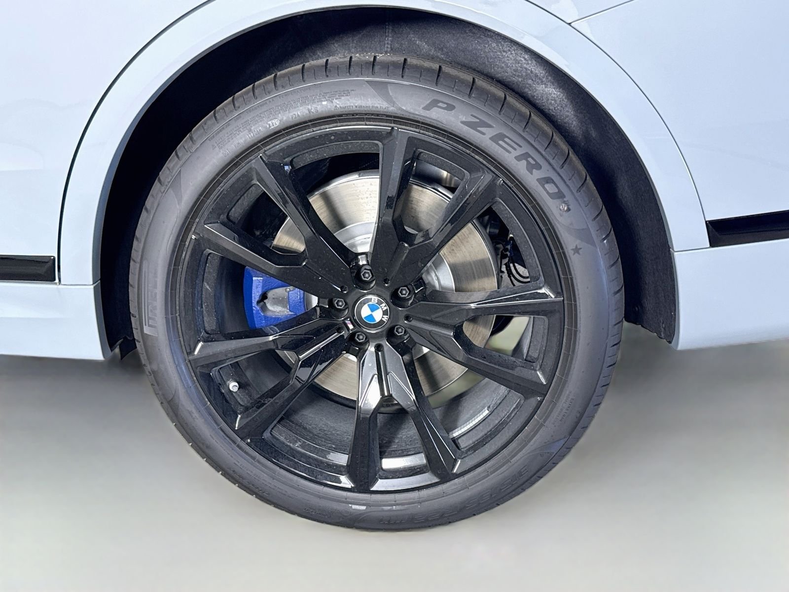New 2027 Brooklyn Grey Metallic BMW M60i image 34