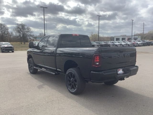 New 2026 Diamond Black Crystal Pearl-Coat Exterior Paint RAM Tradesman image 5