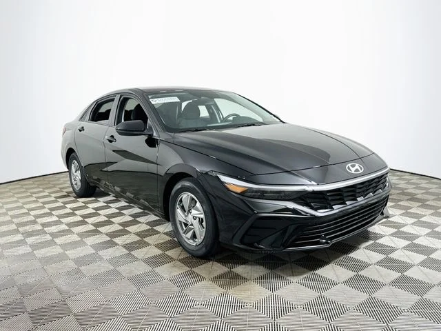 New 2026 Hyundai ELANTRA SE