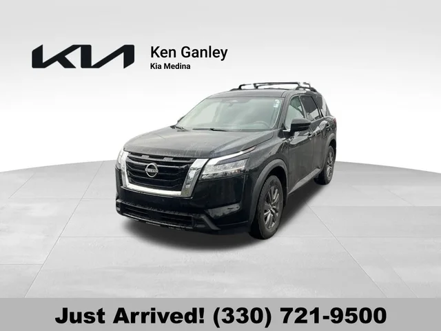 2022 Nissan Pathfinder SV
