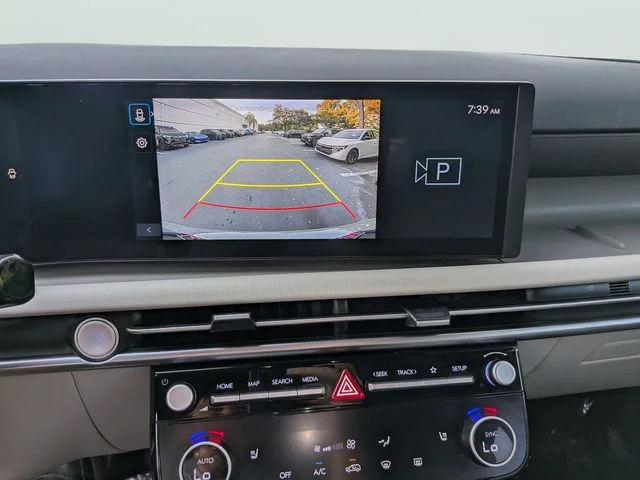 Used 2025 Gray Hyundai SEL image 22
