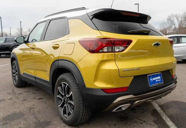 Used 2023 Yellow Chevrolet ACTIV image 8