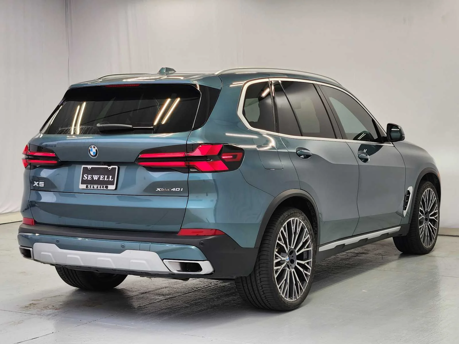 Used 2024 Blue Ridge Mountain Metallic BMW xDrive40i image 6