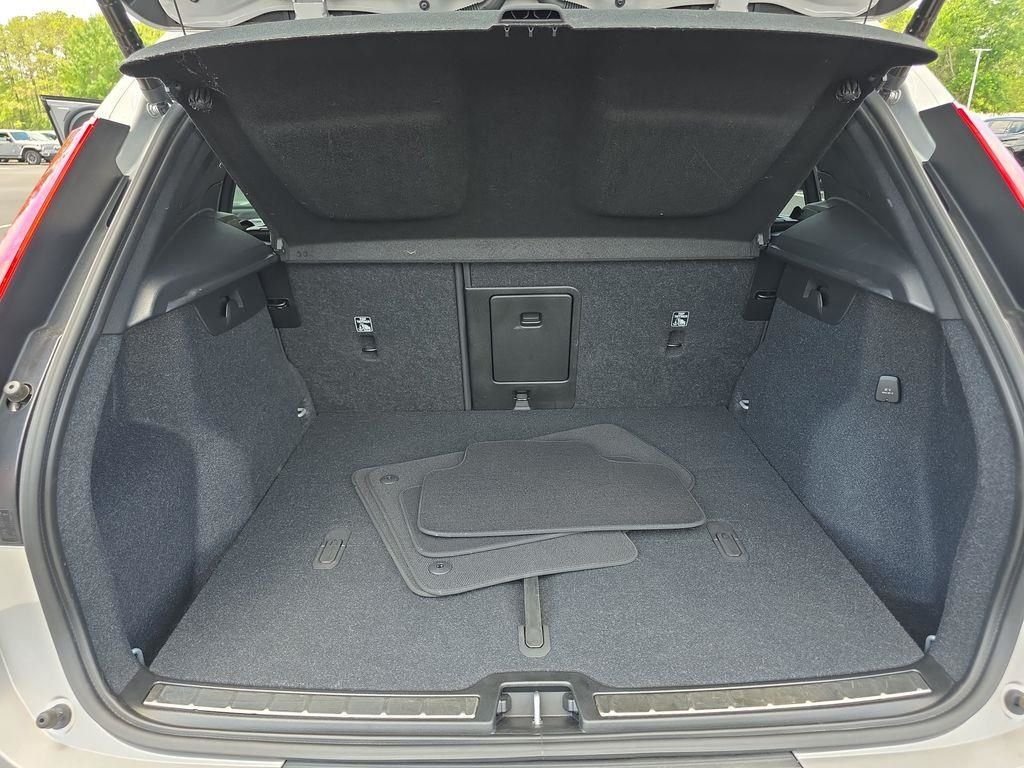 2023 Volvo XC40 Plus - Photo 33