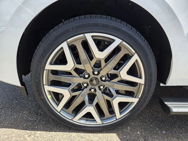 New 2026 Star White Metallic Tri-Coat Ford MAX Platinum® image 23