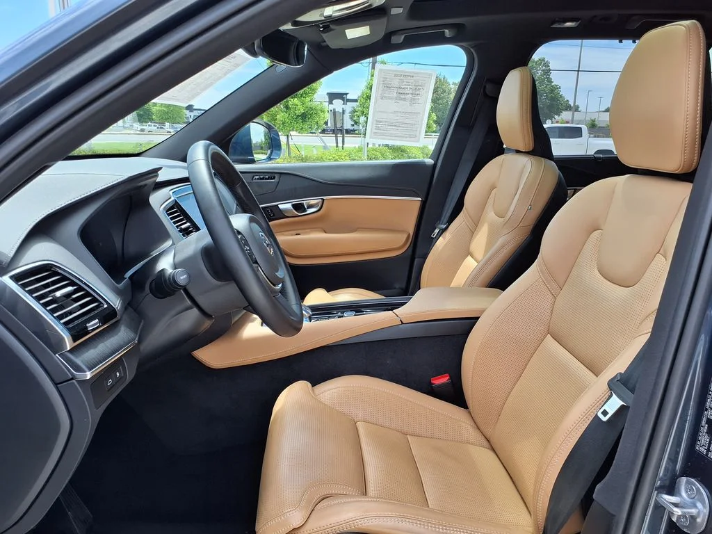 Certified Used 2024 Blue Volvo Ultimate image 16