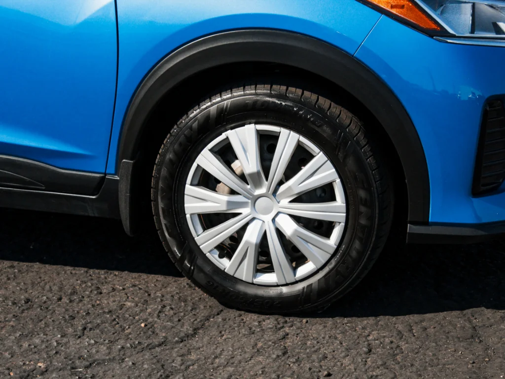 Used 2022 Electric Blue Metallic Nissan S image 4