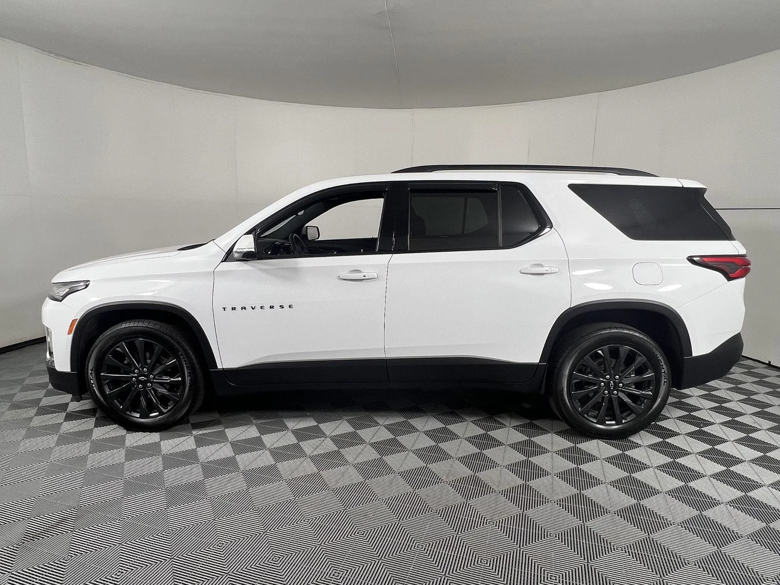 Used 2023 Summit White Chevrolet RS image 9
