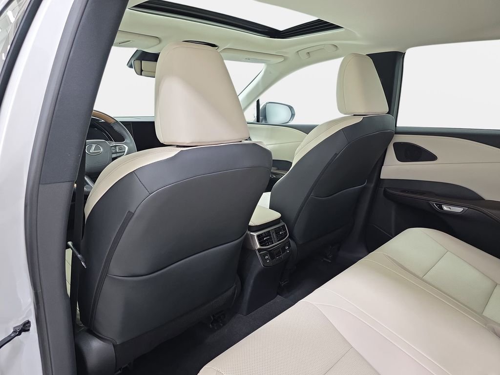 Used 2024 White Pearl Lexus 350 Premium image 12