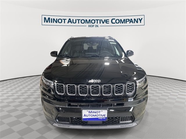 2026 Jeep Compass Latitude photo 3