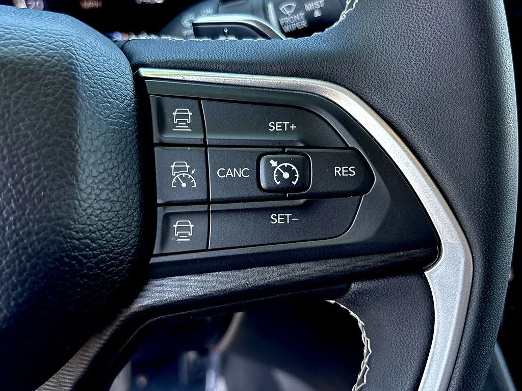 Used 2023 Gray Jeep Laredo image 14