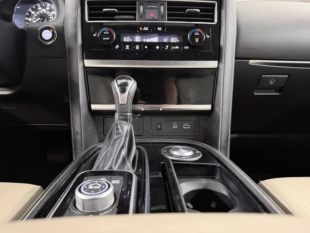 Used 2023 Silver INFINITI Premium Select image 17