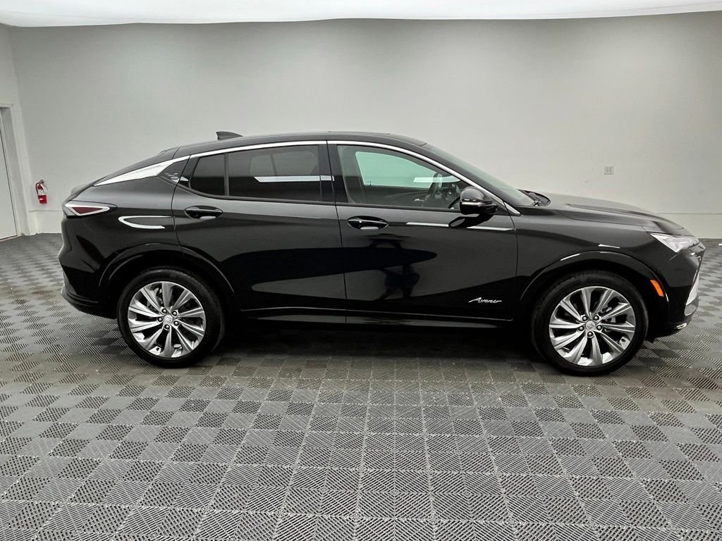 Used 2024 Ebony Twilight Metallic Buick Avenir image 8