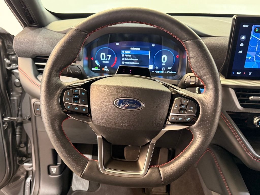 Certified Used 2025 Gray Ford ST-Line image 21