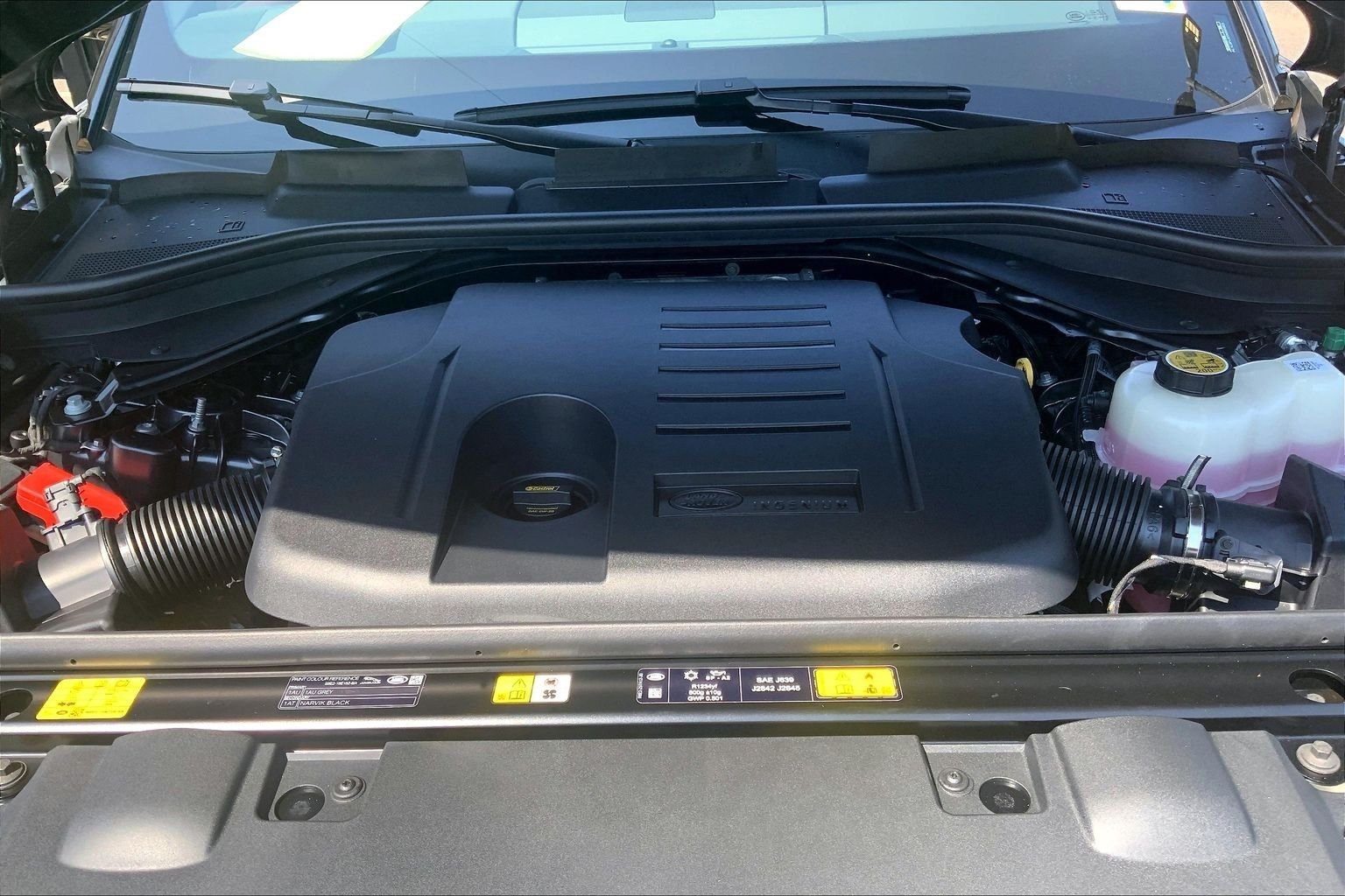 New 2026 Carpathian Grey Land Rover Dynamic SE image 16
