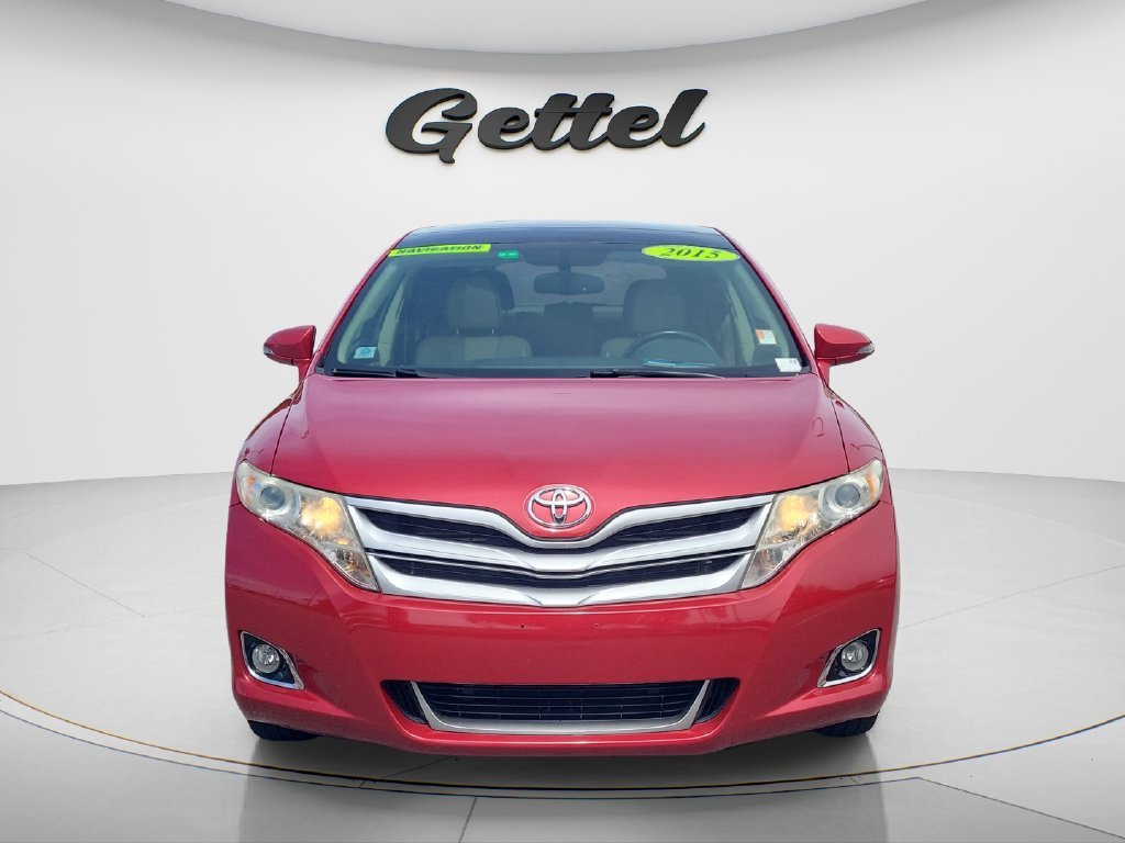 Used 2015 Red Toyota XLE image 2