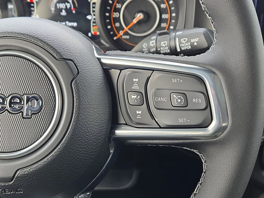 New 2026 Black Clear-Coat Exterior Paint Jeep Sahara image 24