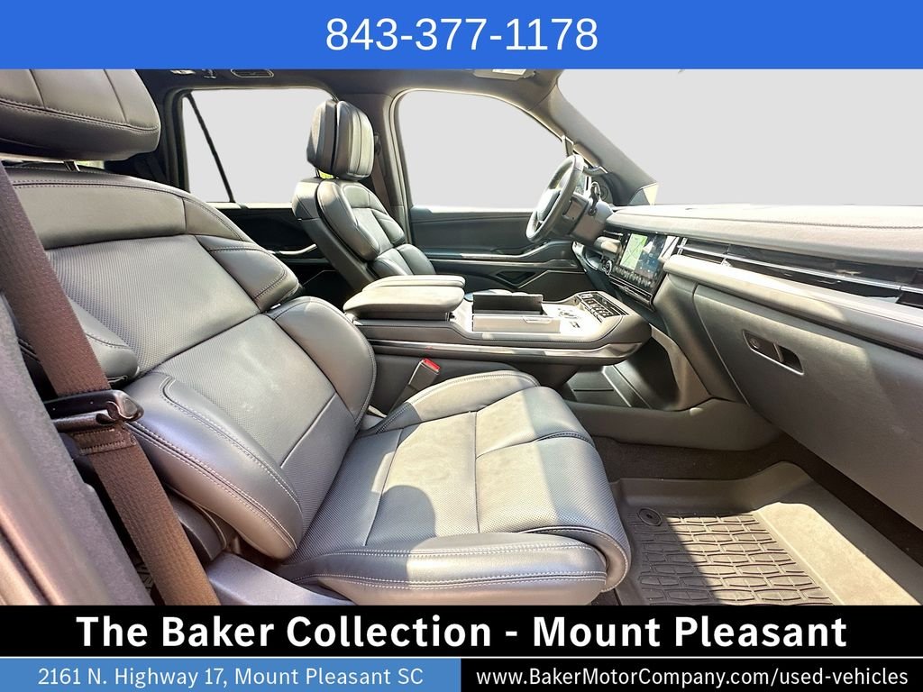 Used 2025 Gray Lincoln Reserve image 30
