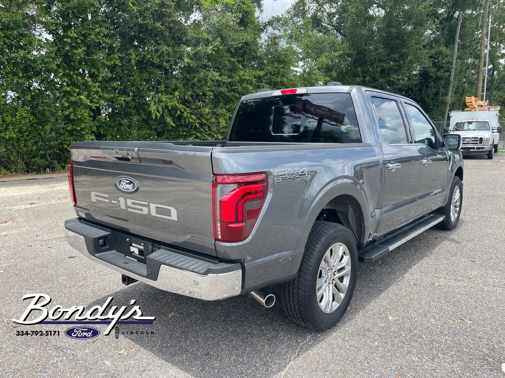 Used 2025 Gray Metallic Ford Lariat image 15