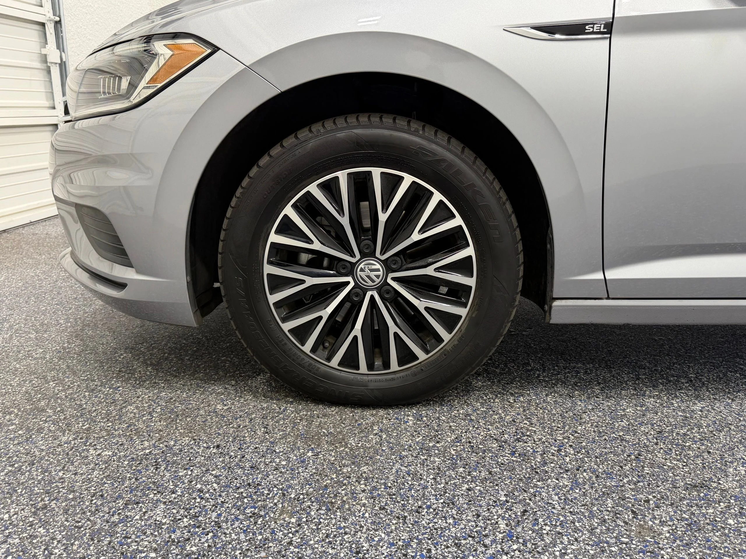 Used 2019 Silver Volkswagen SEL image 11