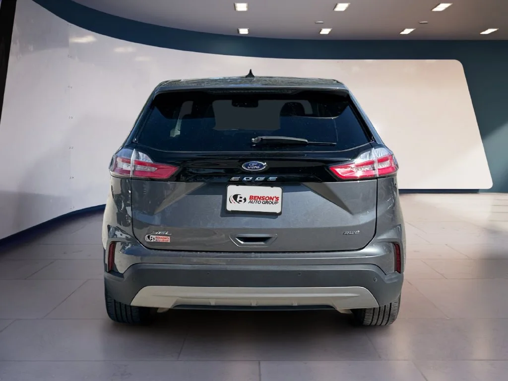 Used 2024 Gray Ford SEL image 4