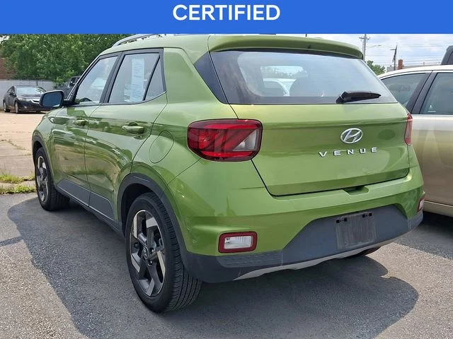 Certified Used 2023 Green Hyundai SEL image 3