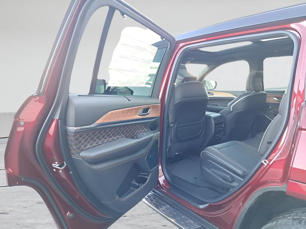 New 2025 Velvet Red Pearl-Coat Exterior Paint Jeep Summit image 11