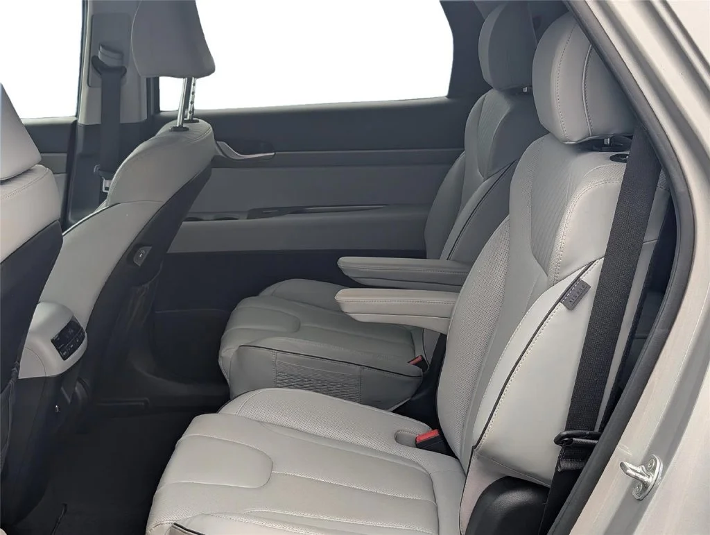 Used 2024 Typhoon Silver Hyundai SEL 7P image 24