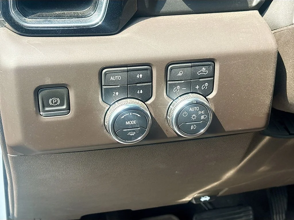 Used 2022 Summit White GMC Denali image 10