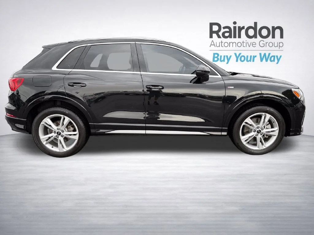 Used 2023 Black Metallic Audi S line Premium image 8