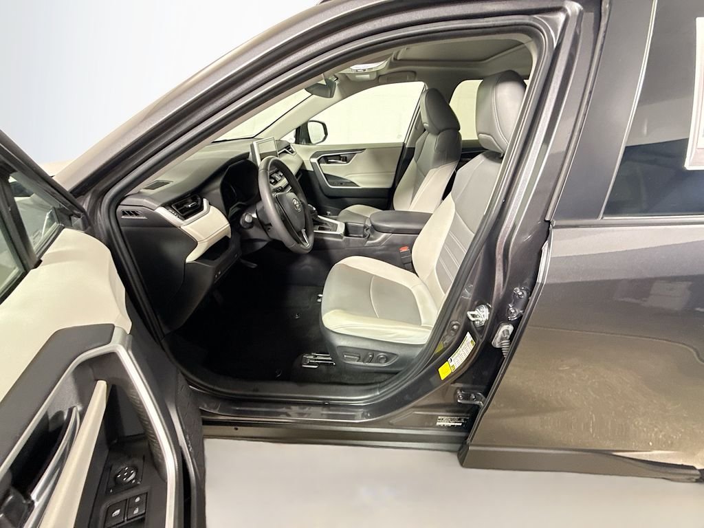 Used 2024 Magnetic Gray Metallic Toyota XLE Premium image 19