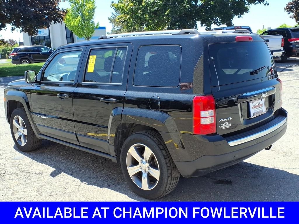 Used 2016 Black Jeep Latitude image 4
