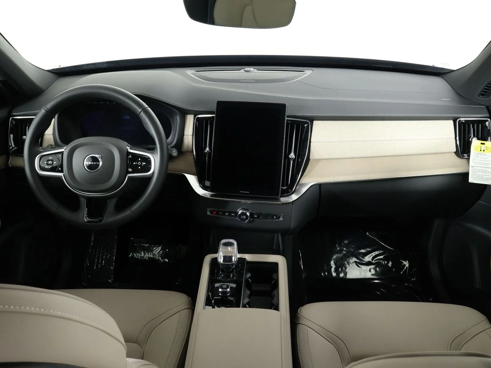 2026 Volvo XC90 Plus - Photo 7