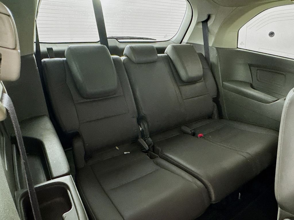 Used 2013 Silver Honda EX-L image 35