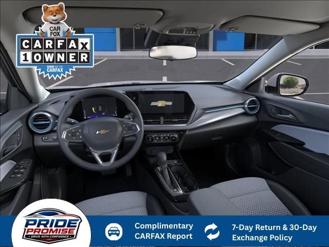 Used 2025 White Chevrolet LT image 17