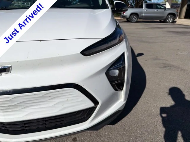 Used 2023 White Chevrolet Premier image 10