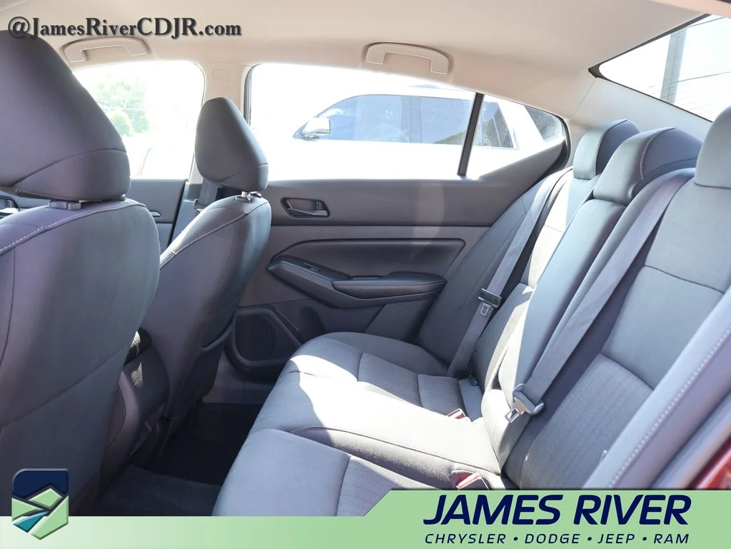 Used 2025 Red Nissan 2.5 SV image 17