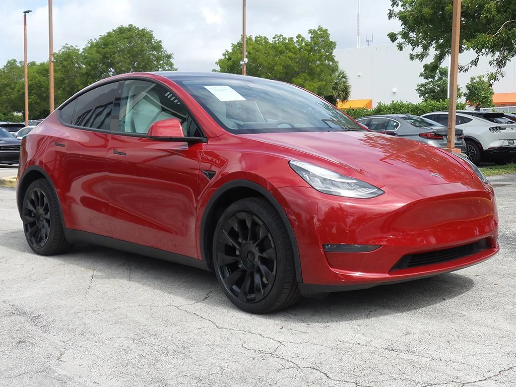 Used 2021 Tesla Model Y Long Range with VIN 5YJYGDEE1MF108595 for sale in Miami, FL