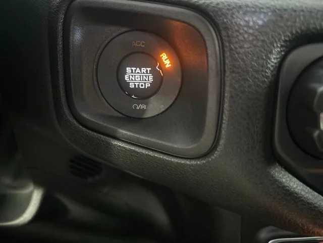 Used 2025 Crystal Metallic Jeep Sport image 37