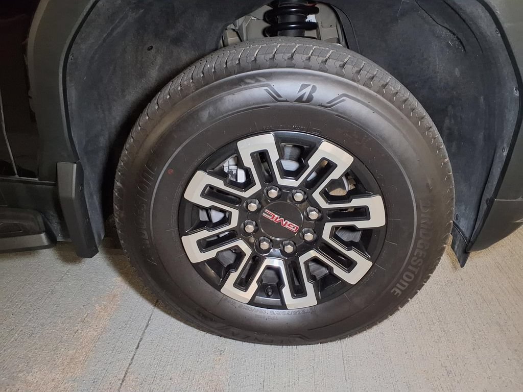 Used 2026 Onyx Black GMC Elevation Extended Range image 5