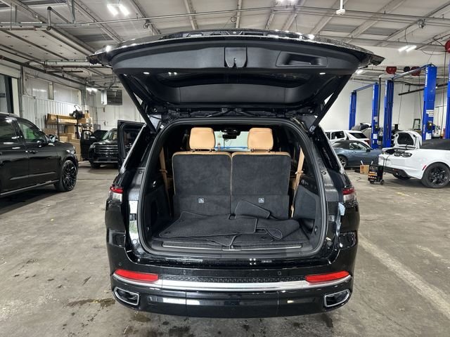 Used 2021 Diamond Black Jeep Summit image 25